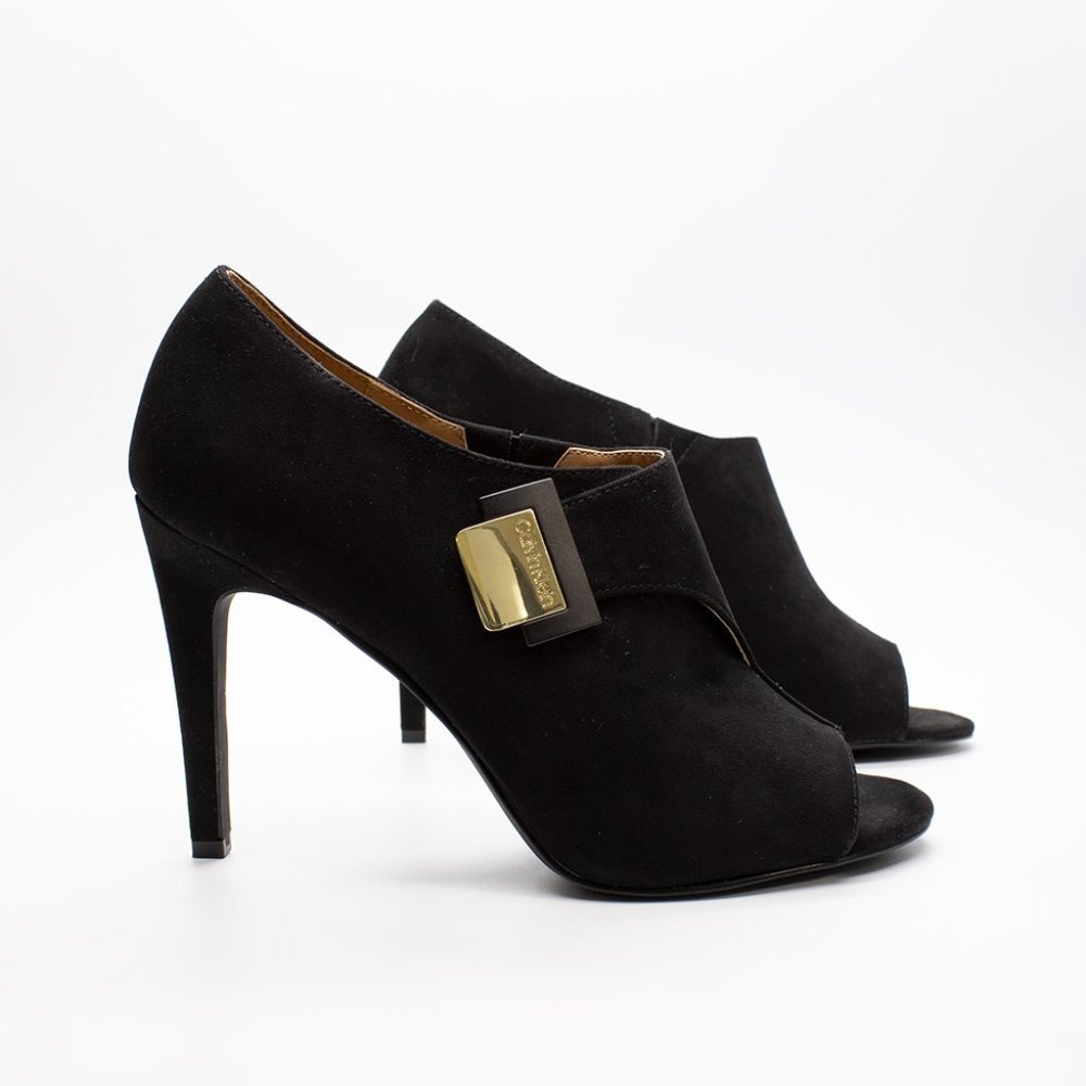 Calvin Klein Shoes Size 7.5